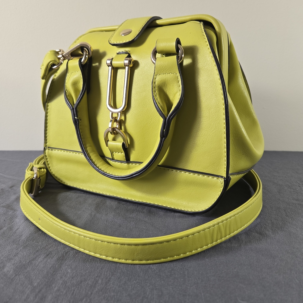 Charming Charlie Women's Cross Body Purse Green Adjustable Strap